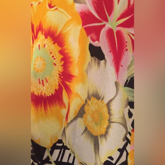 Nygard Top Sz Medium with Sequins - Picture 7 of 7